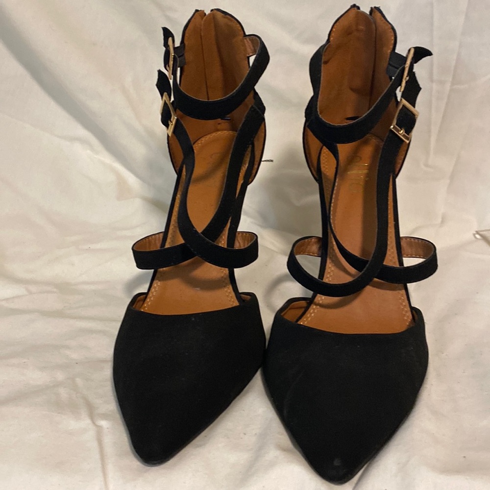 Women black heels